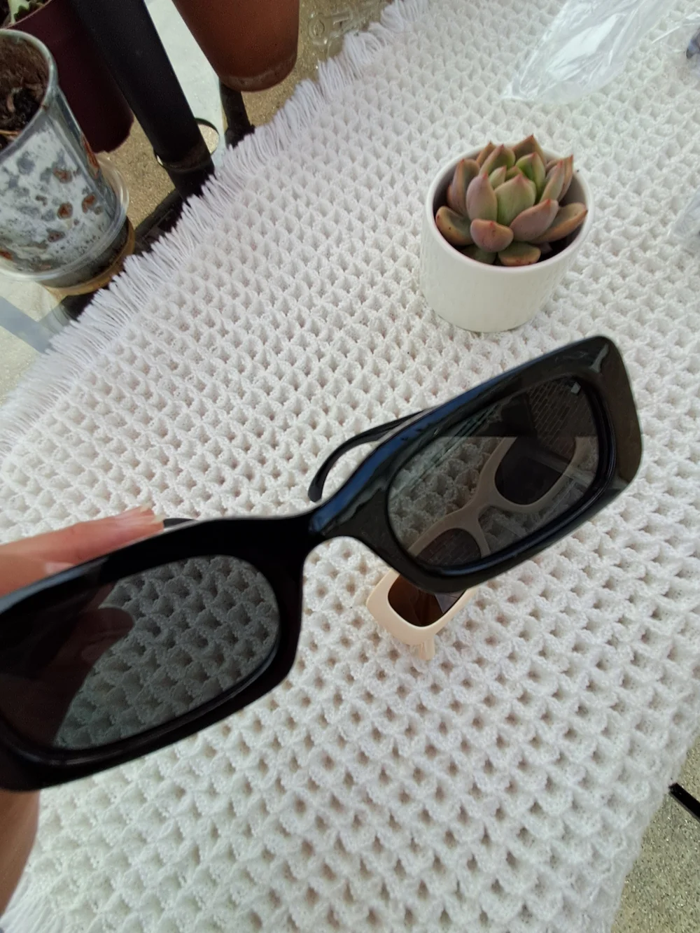 Minimal Rectangle Sunglasses — Black & Cream